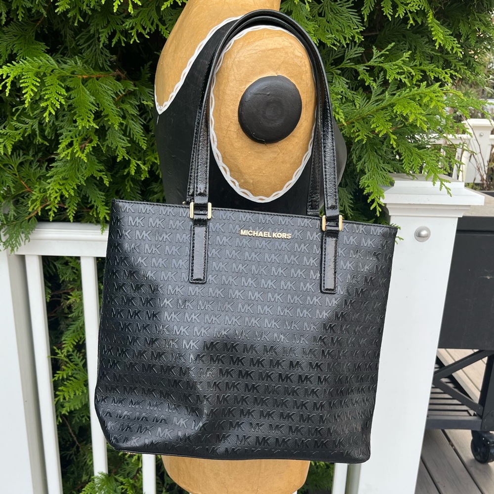 Michael Kors; Black Monogram Shoulder/Tote Bag; Minor/No Visible Wear; 12x5x11in